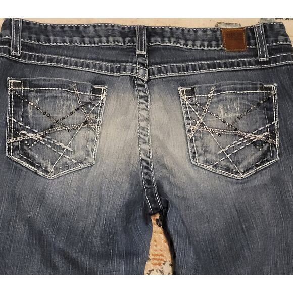BKE Kate Low-Rise Bootcut Jeans Faded Distressed Tag 32Wx33.5L Actual 32Wx32L - Picture 11 of 11